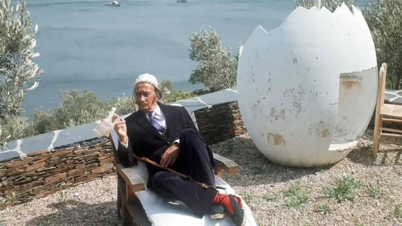 Hace 116 a&ntilde;os naci&oacute; Dal&iacute;. Desde casa podemos disfrutar de un repaso de su vida en im&aacute;genes, archivos, audios y obras del artista.