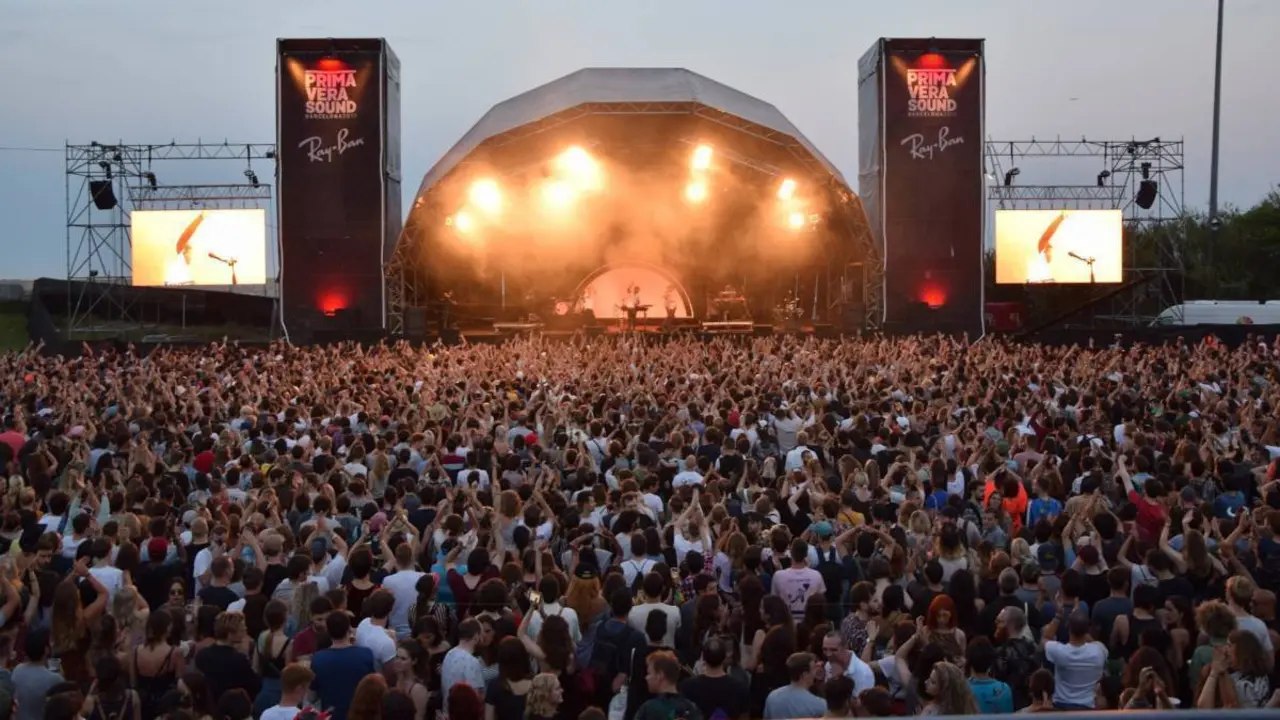 El Primavera Sound es uno de los festivales m&aacute;s punteros a nivel nacional gracias a su cartel, servicios extras y calidad de producci&oacute;n en cuanto a escenarios (Fuente: Facebook oficial Primavera Sound)