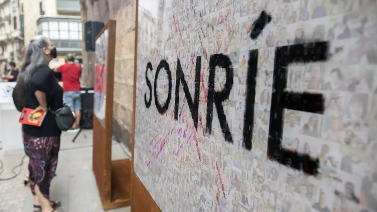 sonrie