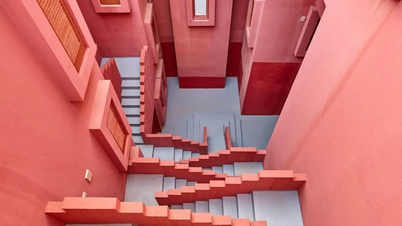 La muralla roja min