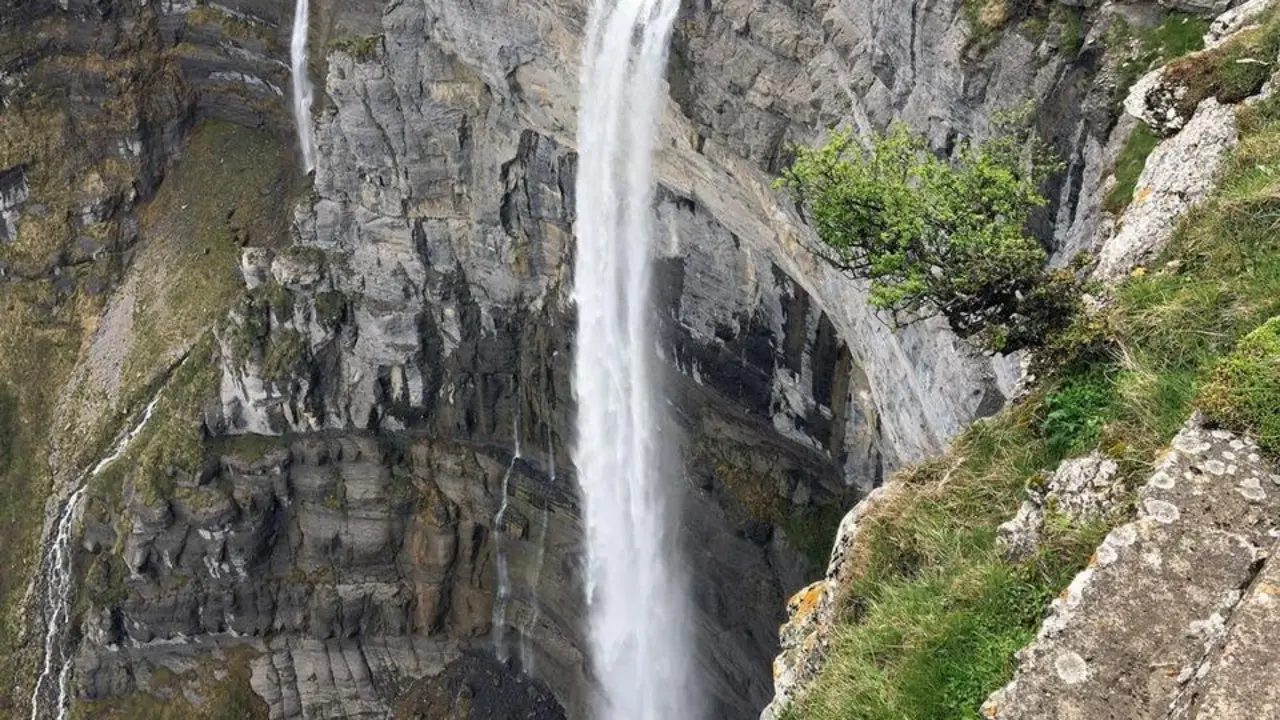 salto del nervion min