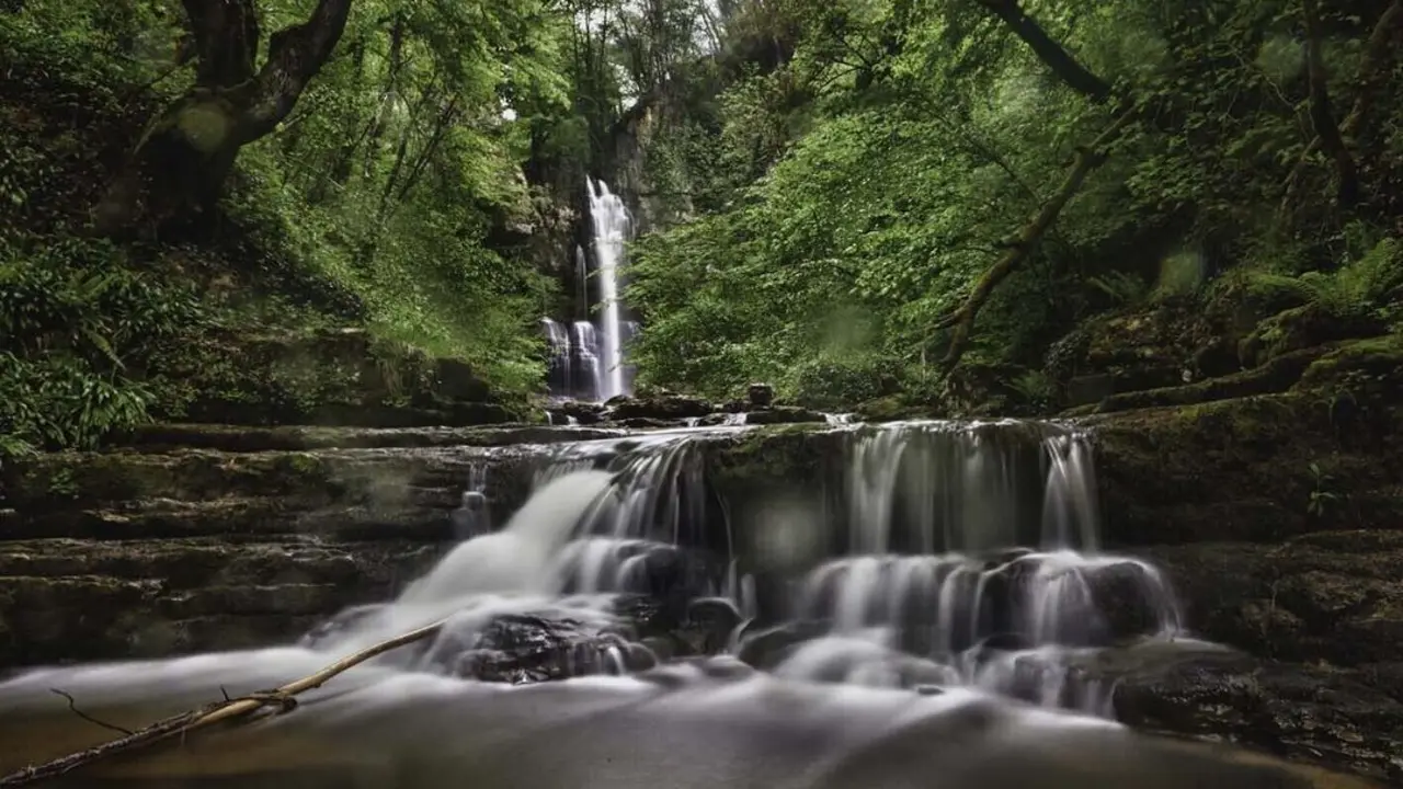 Cascada de las pisas min
