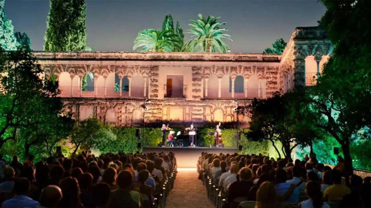 Noches en los Jardines del Alcazar sevilla