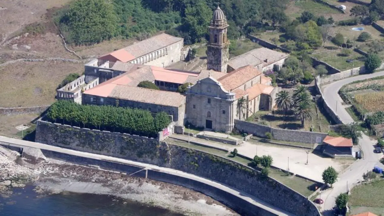 Monasterio Oia Aérea