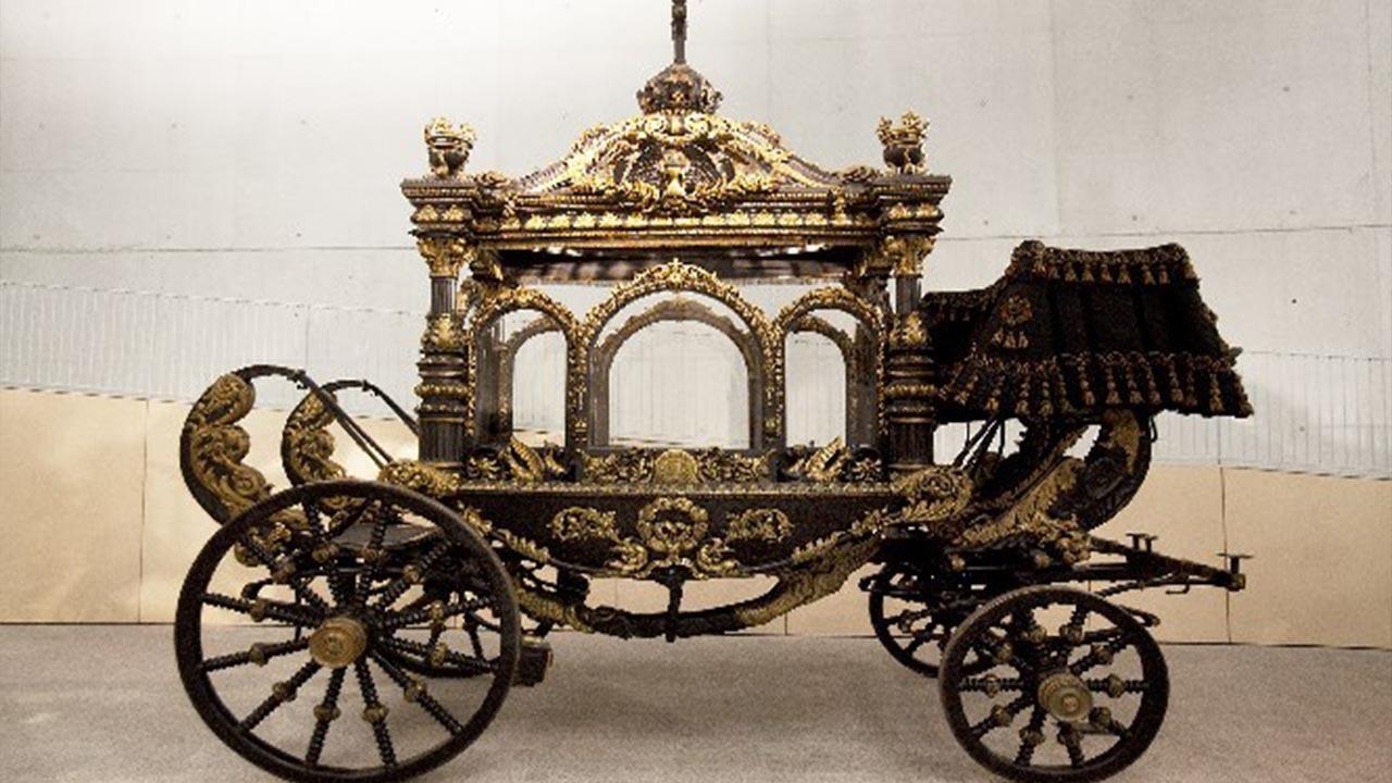 Museo de Carrozas Funebres by barcelonaturisme.com