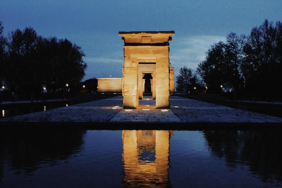 Templo de Debod. Foto de Paula Carrasco en Unsplash