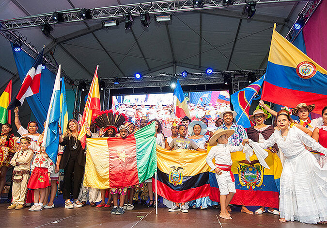 desfile traje festival intercultural santander