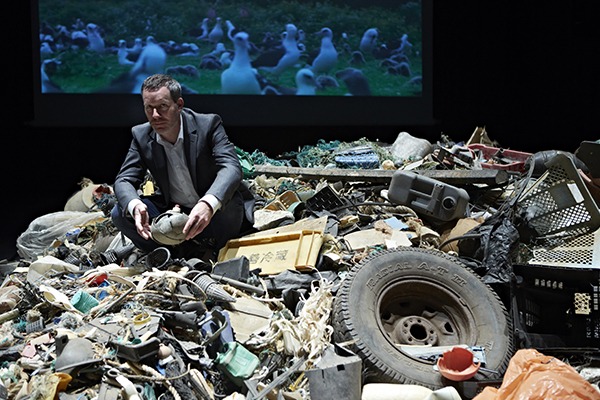 ‘Out to Sea? El proyecto de los residuos de plástico’ exposición en Vigo