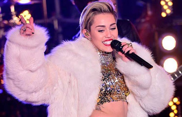 Miley Cyrus anuncia el lanzamiento de ‘Bangerz Tour’