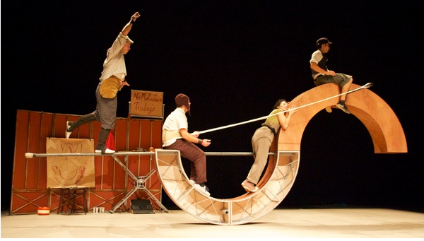 ‘Do not disturb’ de Vaivén Circo en el Teatro CajaGranada