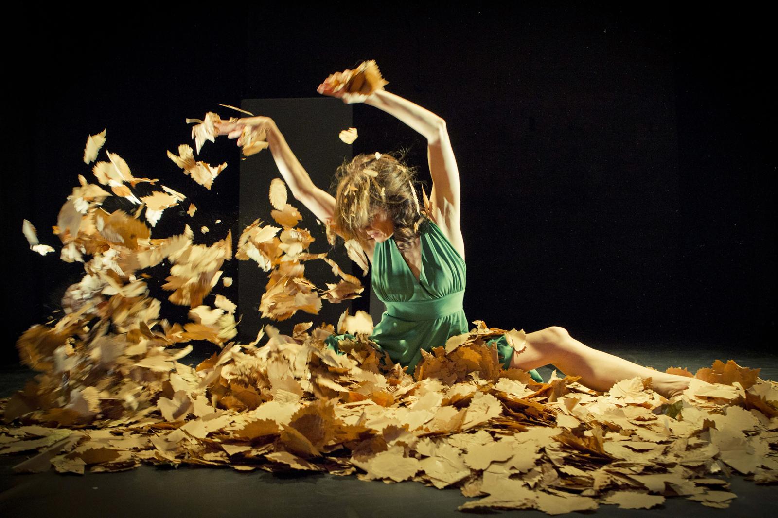 ‘Hora de Cierre’, de Isabel Vázquez, danza en el Teatro Alhambra