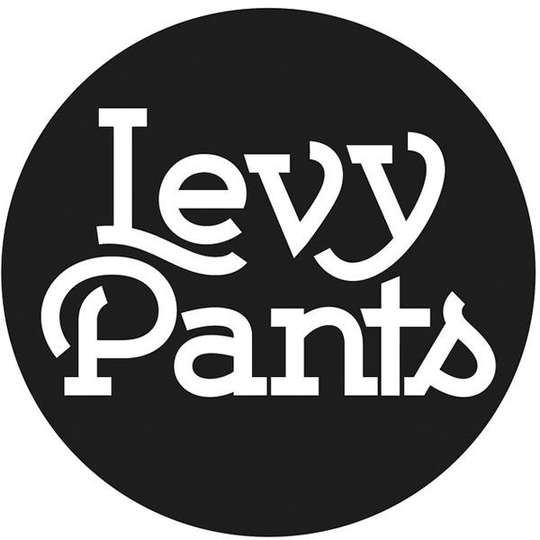 Levy Pants en La Bóveda del Albergue