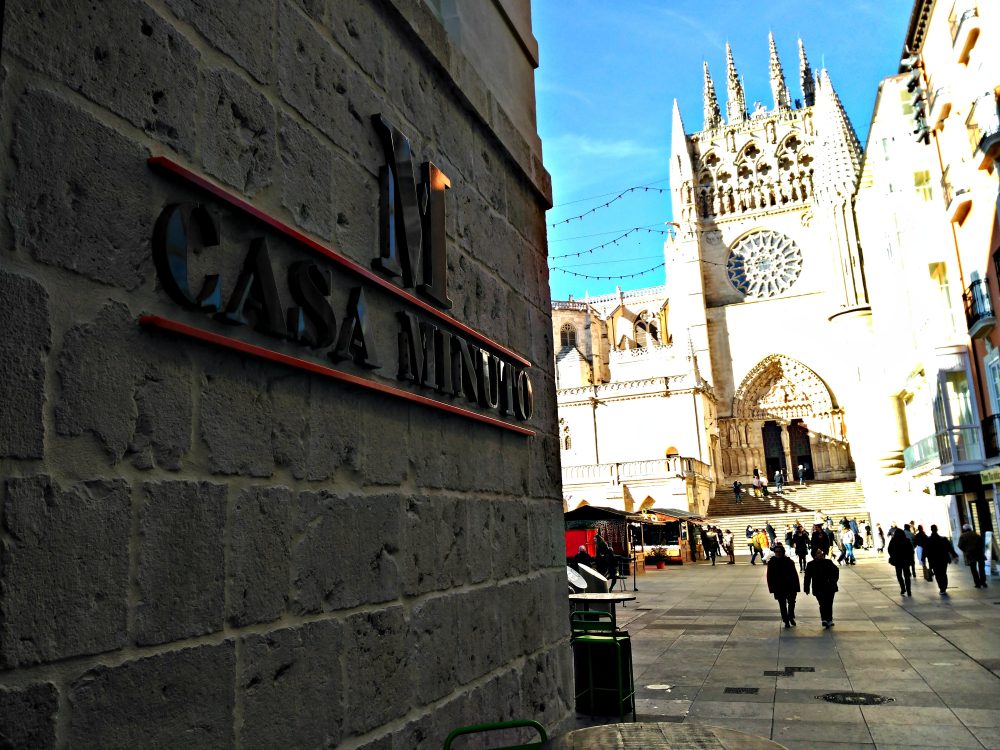 Casa Minuto en Burgos, vermús y picoteo a los pies de la Catedral