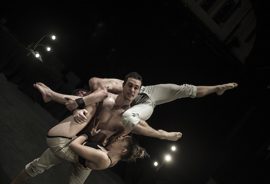 ‘A simple space’ acróbatas australianos en el Teatro Circo Murcia