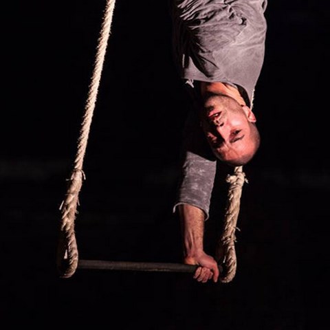 Taller de trapecio y equilibrios con Oriol Escursell