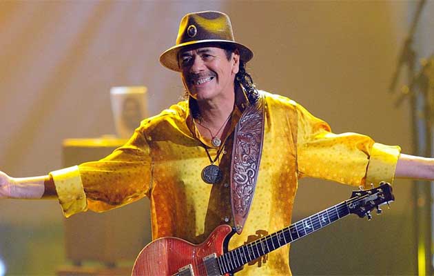 Santana en concierto en Marenostrum Castle Park de Fuengirola