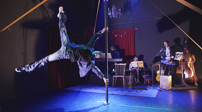 En la cuerda floja. VII Festival Internacional de Circo