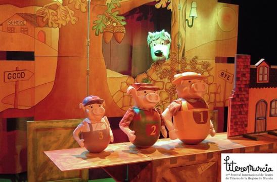 La verdadera historia de los tres cerditos. TítereMurcia 17º Festival Internacional de teatro de títeres