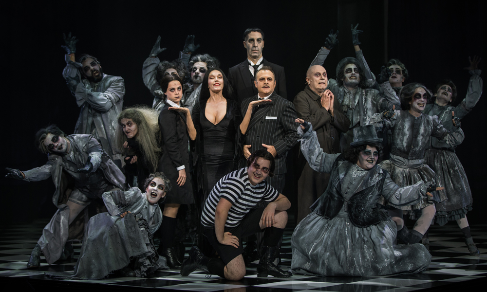 Llega la familia más famosa al Teatro Romea: «La familia Addams»