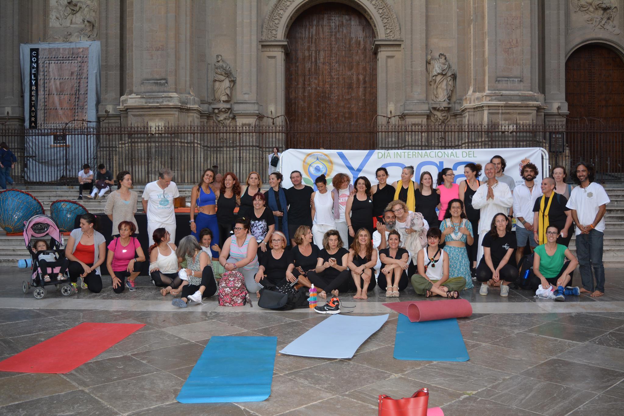 Día Internacional del Yoga 2019 en la Plaza de las Pasiegas