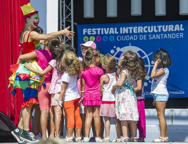 Actividades infantiles en el Festival Intercultural de Santander