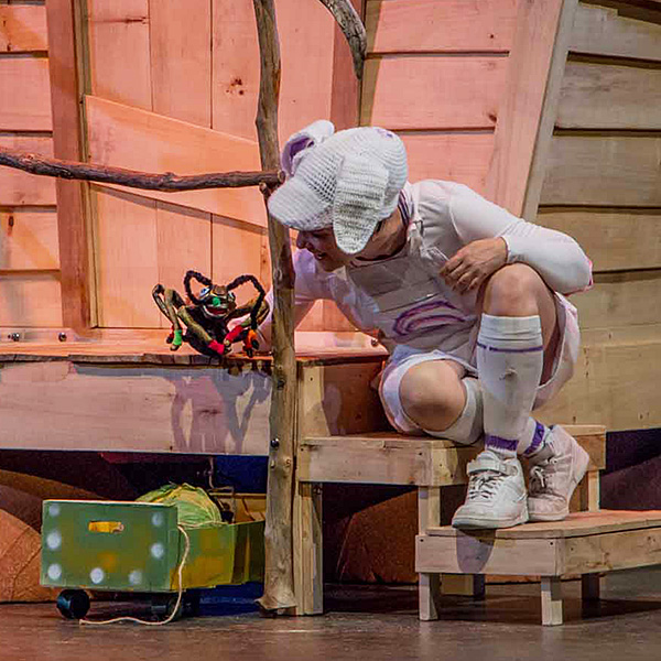 El pequeño conejo blanco (La Espiral Mágica) en Teatro Sanpol en Madrid