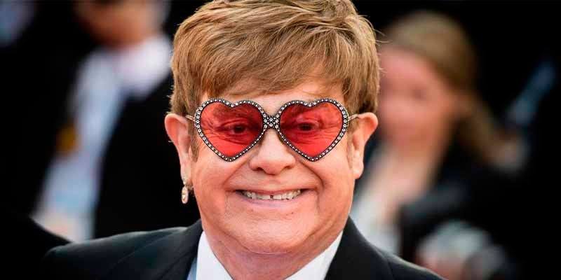 Elton John se queda sin voz en directo