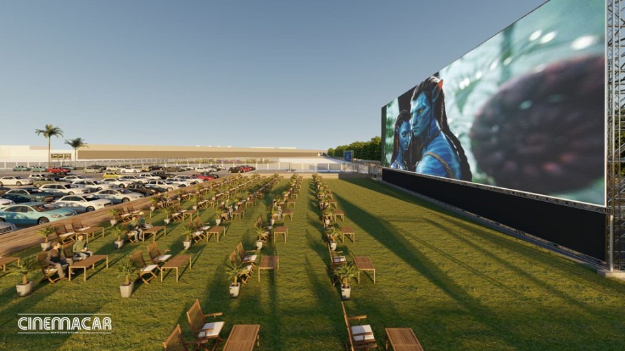 Cinemacar, un nuevo concepto de ocio llega a Alicante con la pantalla de cine más grande de Europa