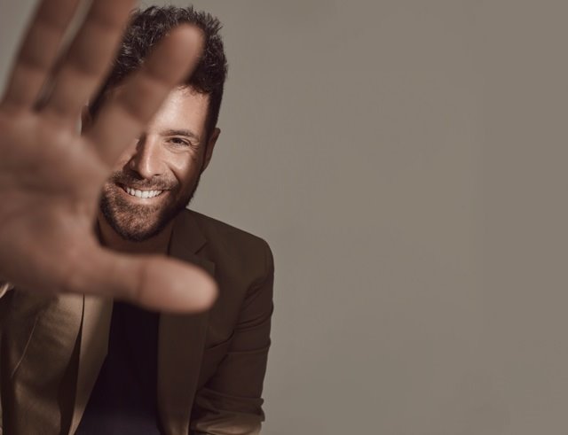 Pablo López presenta su single «Mariposa»