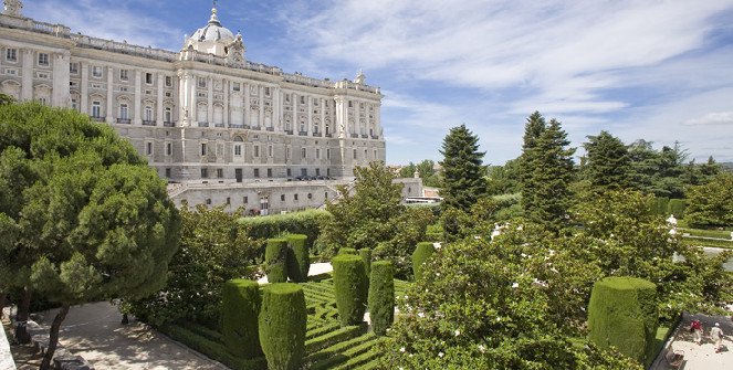 Los Jardines de Santibani, situados en la fachada norte del Palacio Real de Madrid