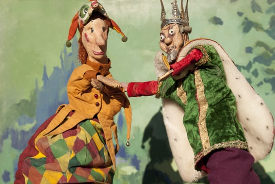 Teatro: ‘El faldón de la locura’ con La Pícara Locuela en la Biblioteca Pública