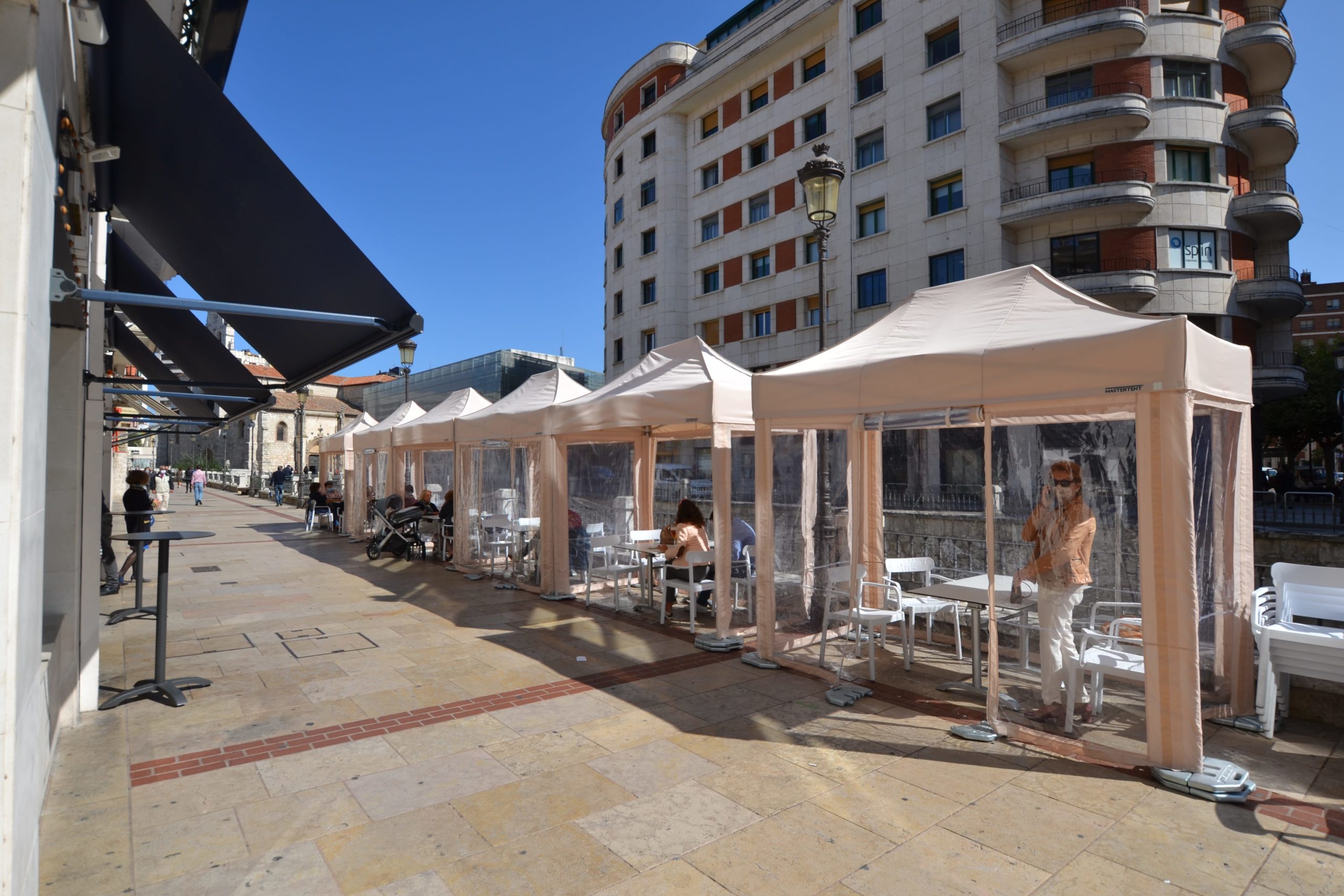 Los bares de Burgos contarán con terrazas cubiertas este invierno