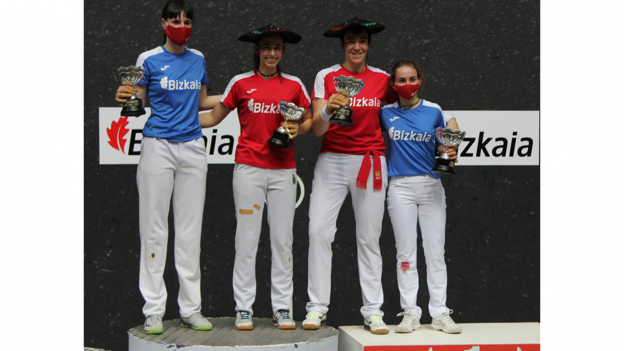 Leire Garai y Maite Ruiz de Larramendi se proclaman ganadoras del III Torneo Bizkaia femenino de pelota a mano
