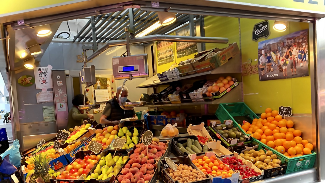Los Mercados Municipales abren sus puertas con nuevo horario