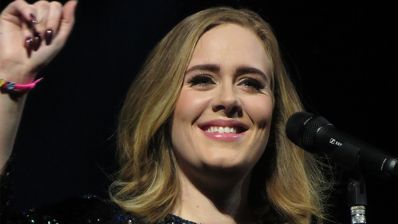 Ya sabemos la posible fecha de lanzamiento para el nuevo álbum de Adele; te lo contamos todo