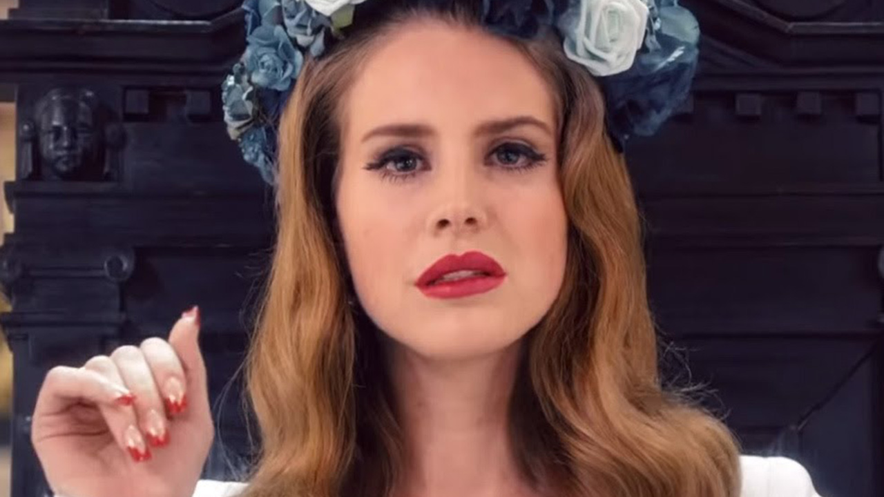 Lana Del Rey establece un nuevo récord en las listas de música alternativa