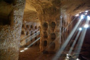 Cuevas cien pilares