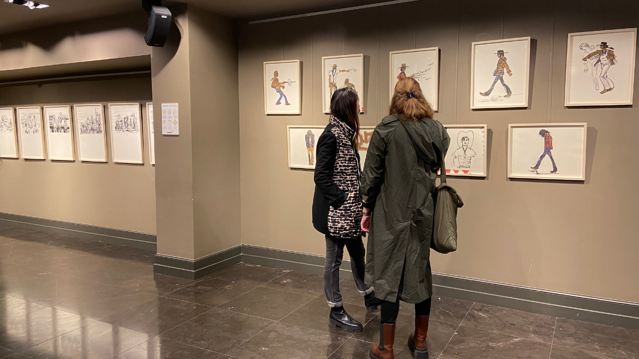 Yimby Sota muestra los dibujos de Jaime Lafita, el alma de DalecandELA