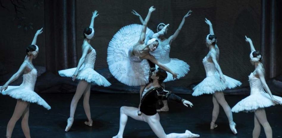 El Ballet de Moscú interpreta el Lago de los cisnes en Santiago. Cancelado