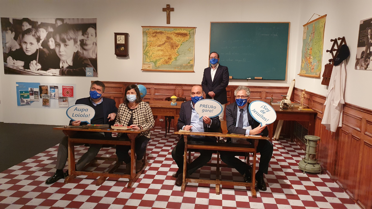 La Sala Ondare acoge la exposición sobre el Centenario del Colegio Jesuitak