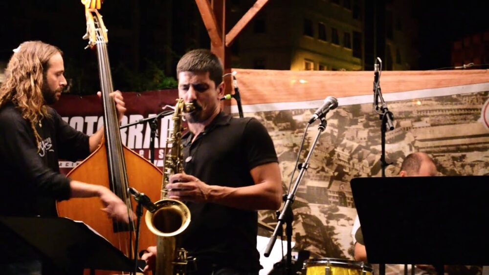 Concierto de jazz a cargo de Nacho Pérez trío en A Casa de Arriba de Vigo