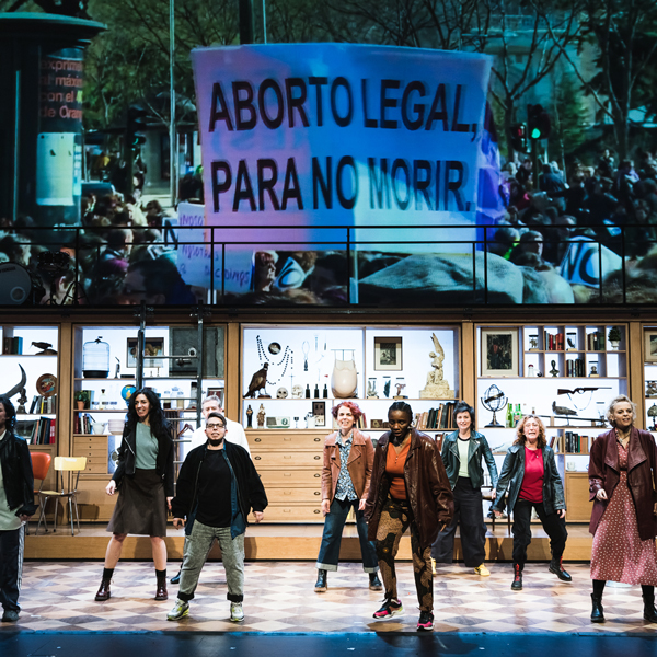 Lengua madre en Teatro Valle-Inclán y Plaza de Lavapiés en Madrid