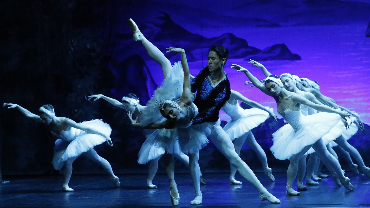 El lago de los cisnes, ballet con la Ballet Company Moldavia en Vigo