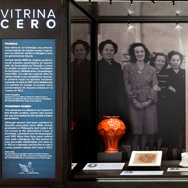 Vitrina CERO. Pioneras en Museo Arqueológico Nacional en Madrid