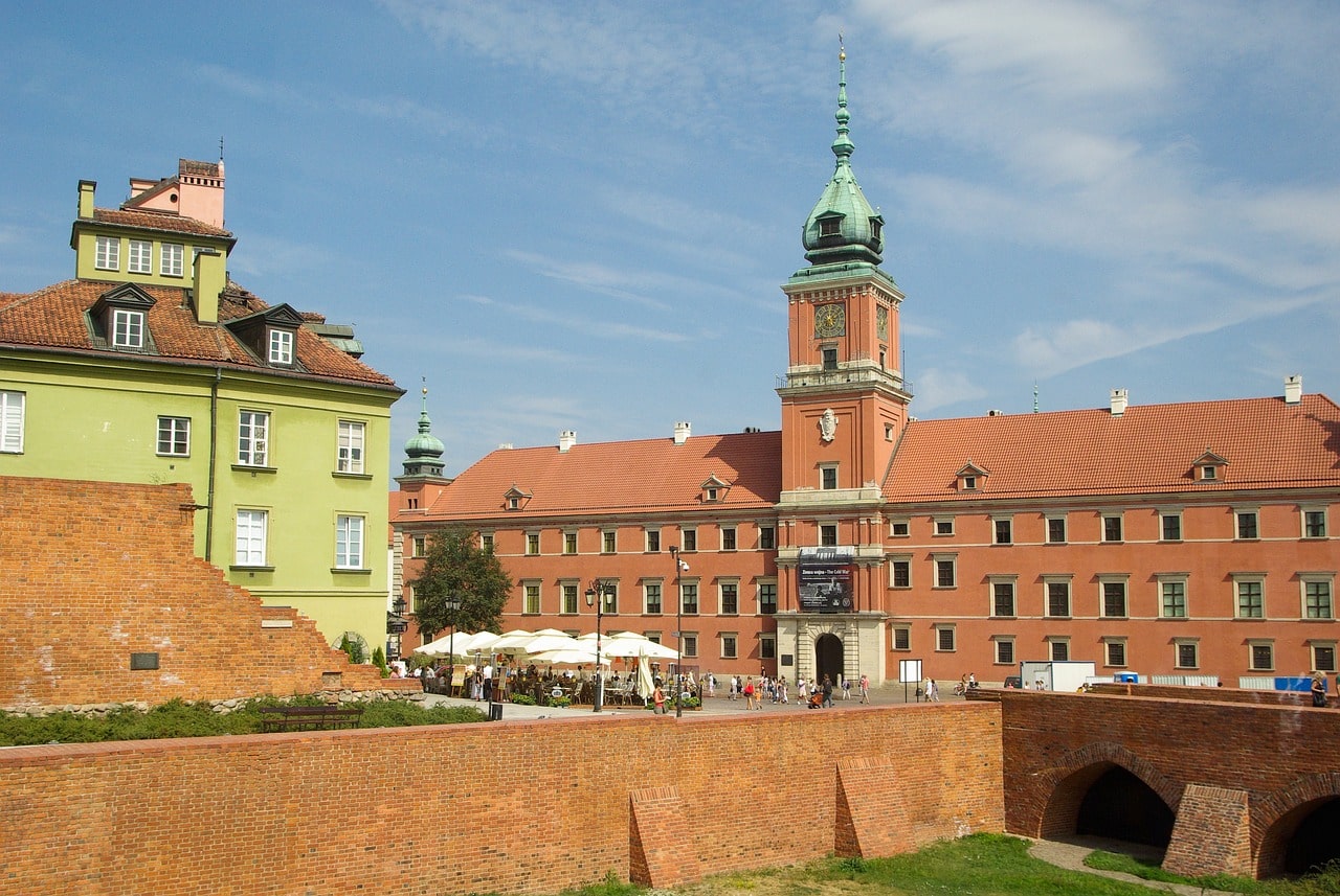 5 destinos baratos para escaparte en Semana Santa Varsovia