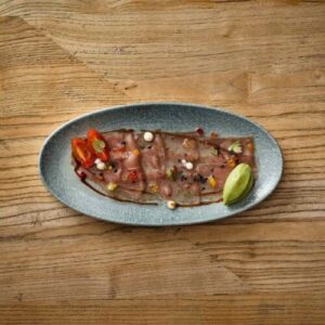 Carpaccio de atun rojo Balfego con semi frio de aguacate mayonesa de wasabi menta y salsa de ostras 500x500 1