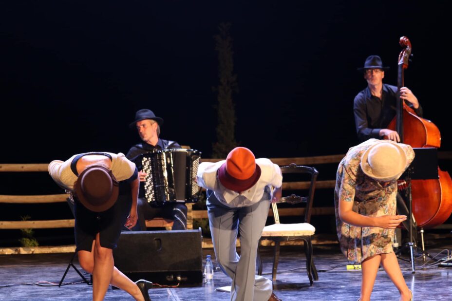 Festival Me vuelves Lorca: 4 espectáculos en la belleza de la Alpujarra