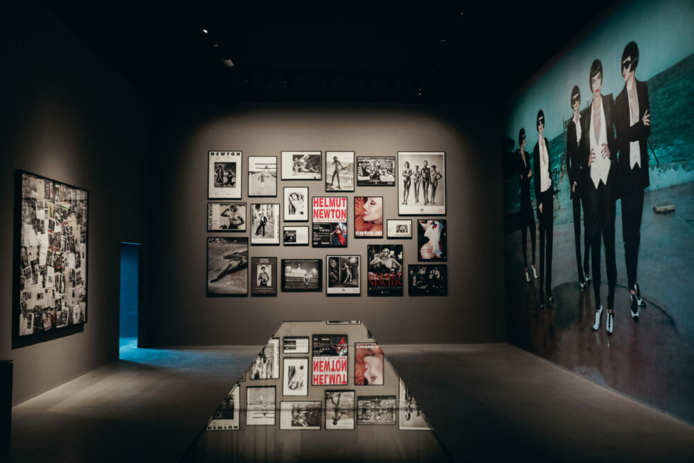 Exposición dedicada al fotógrafo Helmut Newton en A Coruña