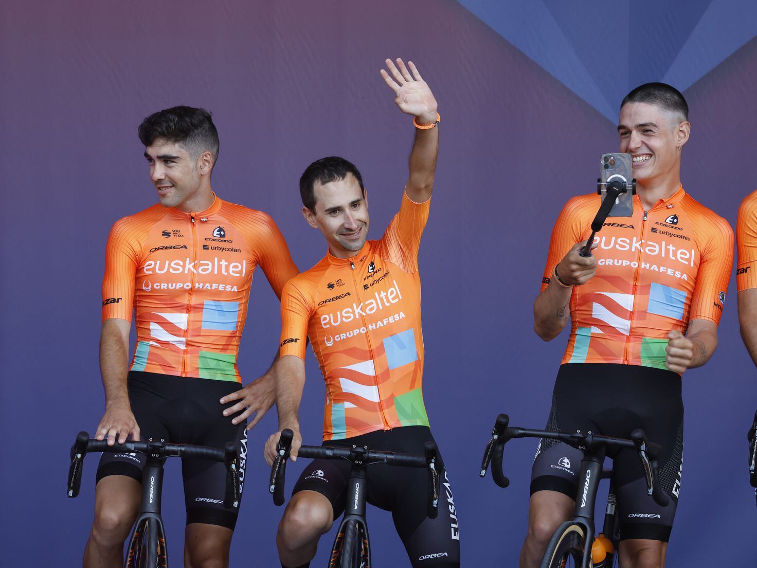 Un Ascenso Triunfante: El Euskaltel-Euskadi en el Ciclismo Internacional
