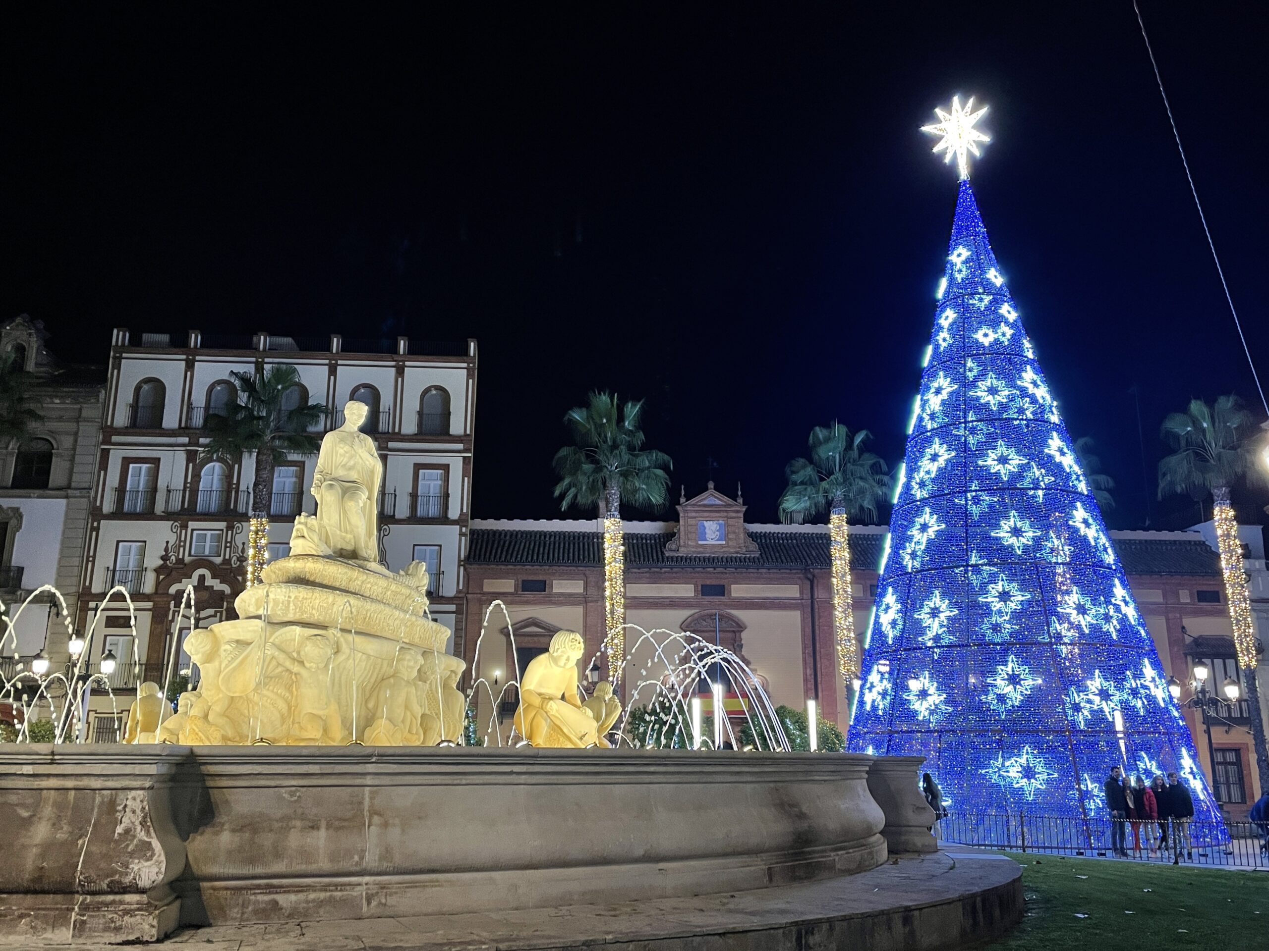 Taxiluz: paseos gratuitos para que todos puedan ver el alumbrado navideño en Sevilla
